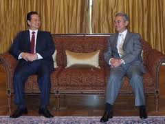 ທ່ານ Nguyen Tan Dung ພົບ​ປະ​ເຈລະຈາກັບ​ທ່ານ​ນາຍົກລັດຖະມົ​ນ ຕີ​ມາ​ເລ​ເຊຍ ​